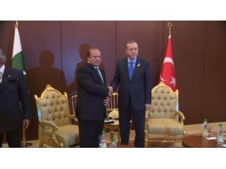 Erdoğan Aşkabat’ta Navaz Şerif’i kabul etti