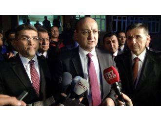 "Suriye küresel güçlerin çekişmelerine kurban oluyor"