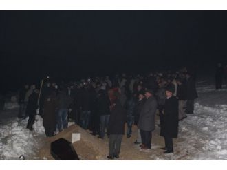 Cenazeleri eksi 22 derecede toprağa verdiler