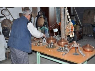 Köy evini müzeye çevirdi