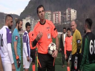 Olaylı maçta hakemin dişlerini kırdılar