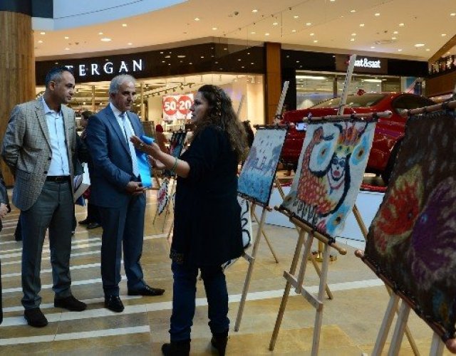 Oya Karakız’dan Keçe Sergisi