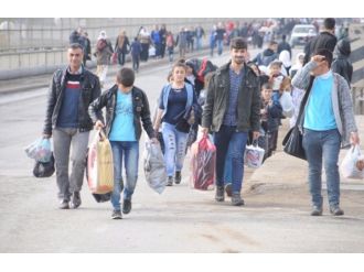 Akın akın göçüyorlar