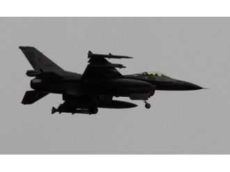 Sınırda 12 F-16’yla devriye uçuşu