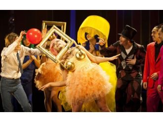 Sokak dansçılarından ’Kuğu Gölü’