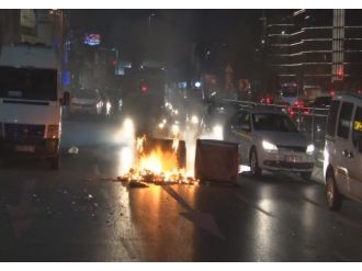 Terör örgütü yandaşları İstanbul’da yol kapattı