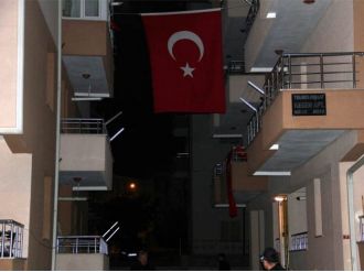 Ateş düştüğü yeri yaktı