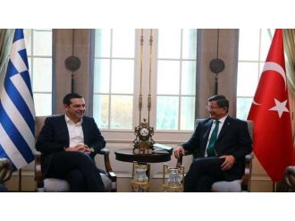 Davutoğlu Çipras’la görüştü