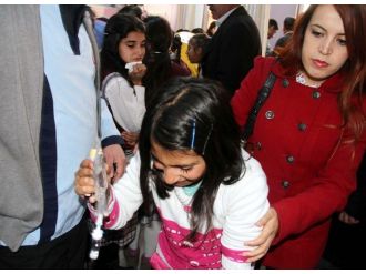 Öğle yemeği öğrencilere ’zehir oldu’