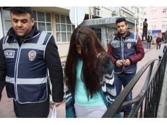 Analı-kızlı hırsızlık şebekesi