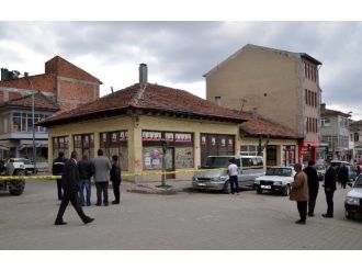 Eşinin sevgilisini öldüren şahsa 16 yıl hapis