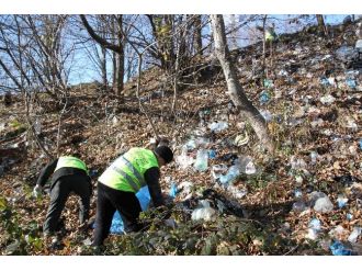 Cami cemaatinden örnek davranış