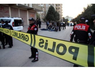 Polise roketatarlı saldırı: 3 yaralı