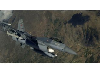 10 F-16 ile Suriye sınırında devriye uçuşu