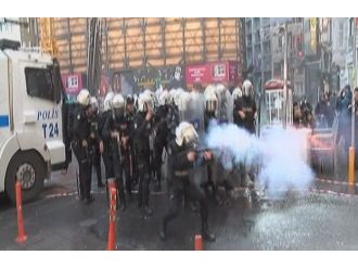 Galatasaray Meydanı’nda izinsiz gösteriye polis müdahalesi