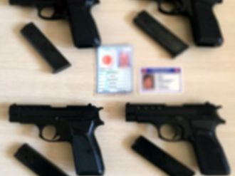 Kargoyla gönderilen kivi kasasından silah çıktı