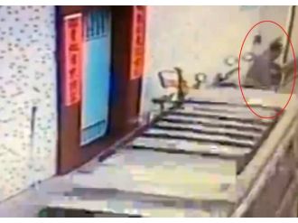 Cip talihsiz adamı böyle ezdi