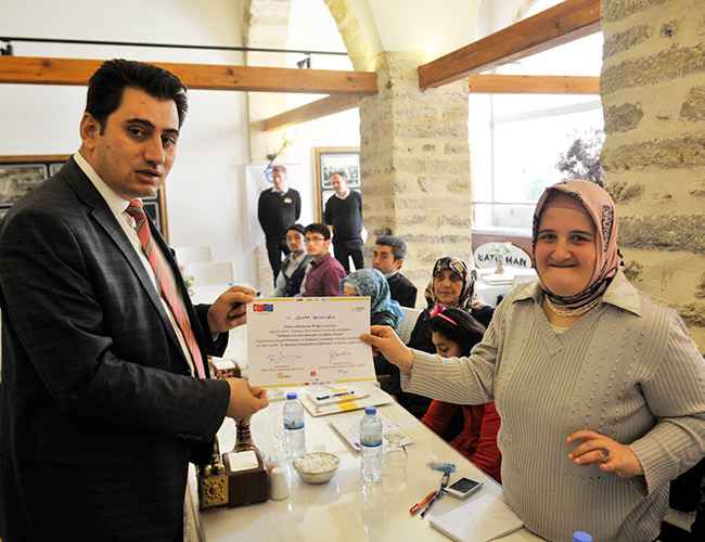 Oryantasyon Kursiyerleri Sertifikaları Aldılar