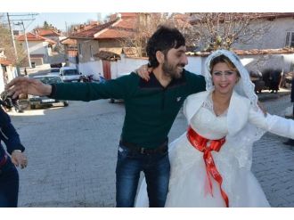 Suriyeli gelin takılarla kaçtı