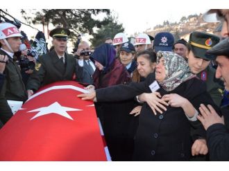 Şehit uzman çavuş son yolculuğuna uğurlandı