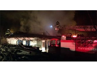 Yangın yaşlı kadını evsiz bıraktı