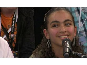 Merkel’in ağlattığı mülteci kız Almanya’da kalacak