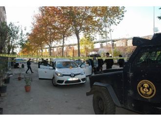 Bir ay önce barışma teklif ettiği eşine kurşun yağdırdı