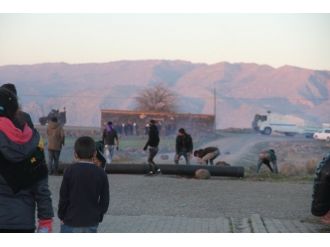 İzinsiz yürüyüşe polis müdahalesi