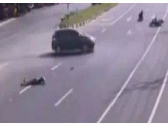 Feci kaza ve vurdumduymazlar kamerada !