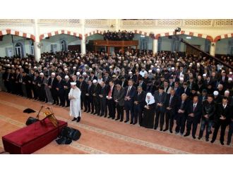 Şehitler için düzenlenen hatim merasimine katıldı