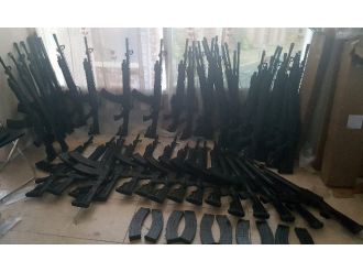 Kargoyla cephanelik getirmişler