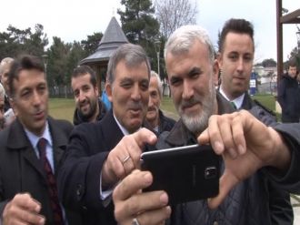 Abdullah Gül’den selfie dersi