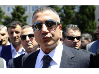 Üvey anne mağduru çocuklara Sedat Peker’den jest