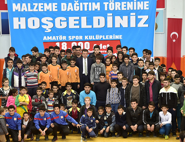 Büyükşehir’den Amatör Spora Yardım Yağdı