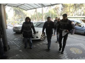 Eski rektör gözaltında