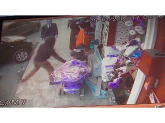 Bebek arabasından çanta hırsızlığı