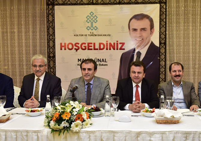 Bakan Ünal Basınla Bir Araya Geldi