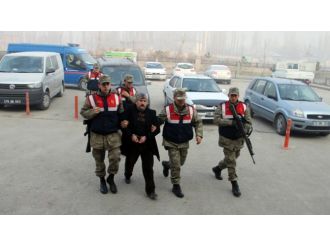 300 askerle ’terör’ operasyonu: 15 gözaltı