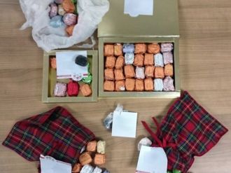 Çikolata kutusundan uyuşturucu çıktı