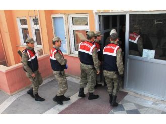 Şafak operasyonunda 5 tutuklama