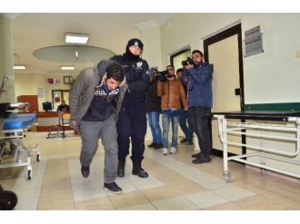 Karşıt görüşlü gruplar birbirine girdi