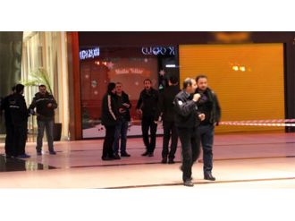 AVM içerisindeki kuyumcuyu 1,5 dakikada soydular