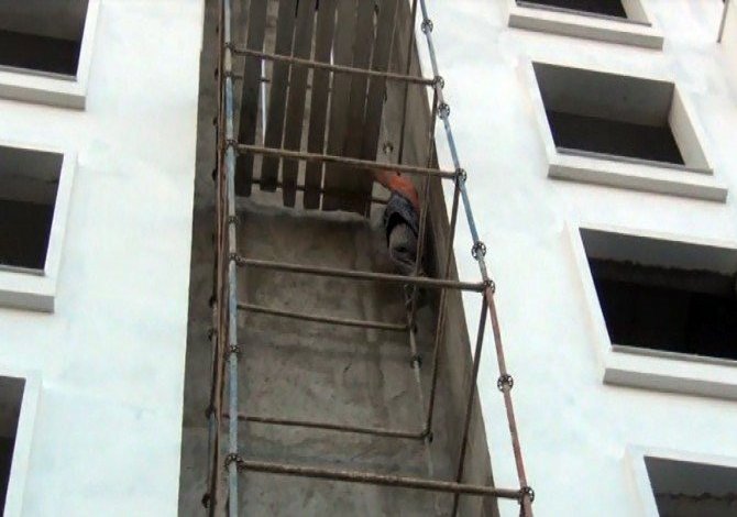 İşçilerin Tehlikeli Mesaisi