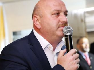 Sırrı Süreyya’yı Yeşilçam’a yolladı