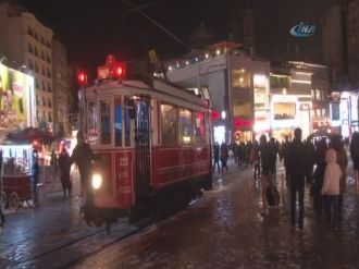 Taksim beyaza büründü
