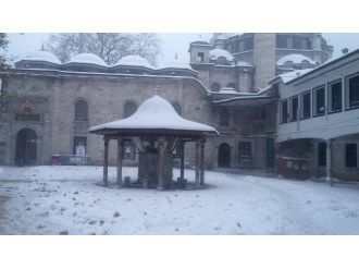 Kar yağışı Eyüp’te kartpostallık görüntüler oluşturdu