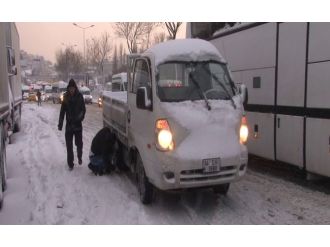 Sürücüler yolda kaldı