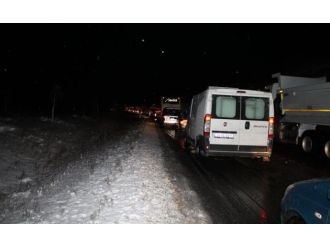 Balıkesir-Bursa yolu ulaşıma kapandı