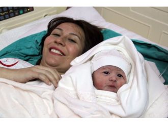 İşte yılın ilk bebekleri