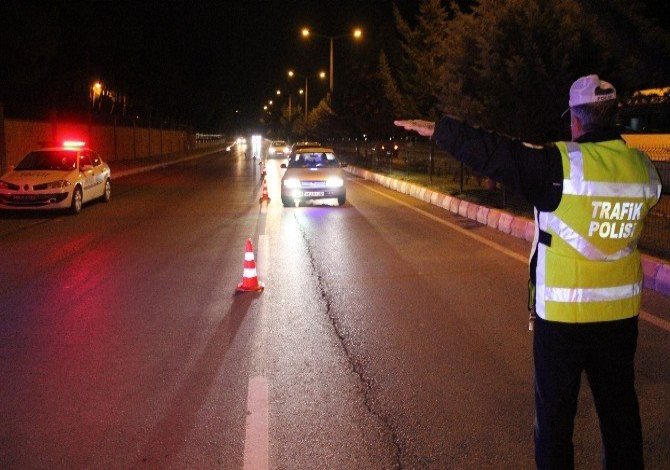 Trafik Ekiplerinden Yılbaşı Mesaisi